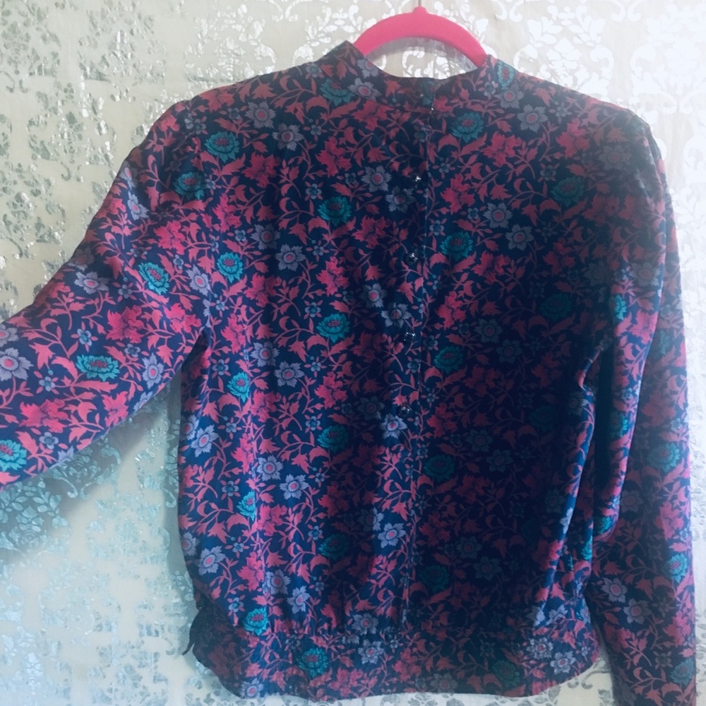 KILLER VINTAGE Silk Crop Top - Picture 7 of 7